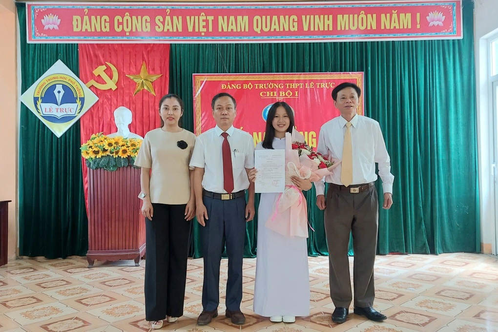 Những hạt giống đỏ được gieo mầm trên ghế nhà trường - 3 Những hạt giống đỏ được gieo mầm trên ghế nhà trường - 3