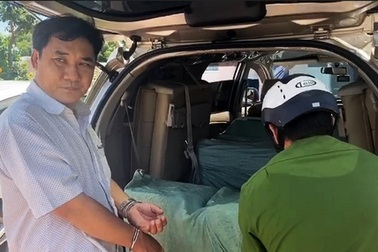 Đối tượng chuyên mua bán hàng cấm sa lưới