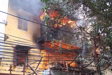 Hà Nội: Cháy lớn tại khu tập thể Viện Năng Lượng