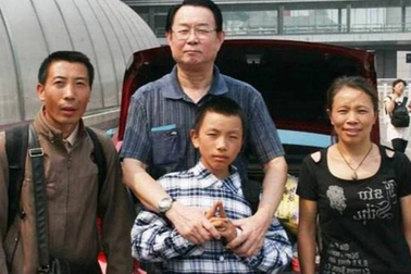 Khởi nguồn bi kịch của thiên tài 14 tuổi đỗ đại học