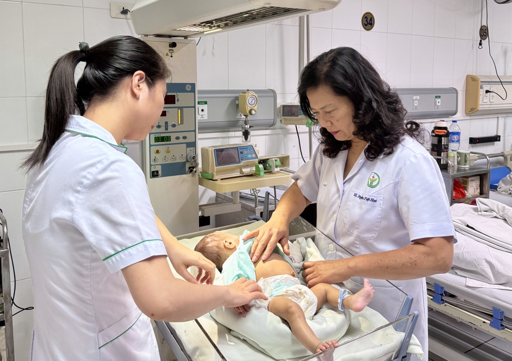 Nữ sinh ngỡ ngàng khi bác sĩ nói mình là con trai, từ chối phẫu thuật - 2 Nữ sinh ngỡ ngàng khi bác sĩ nói mình là con trai, từ chối phẫu thuật - 2
