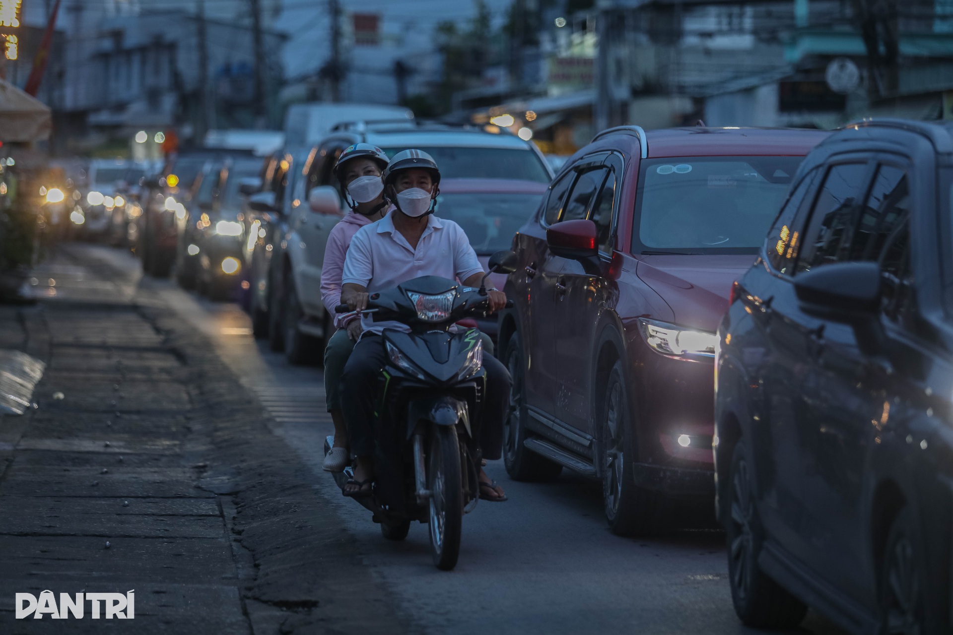 Phà Cát Lái kẹt cứng chiều cuối tuần, ô tô xếp hàng dài hơn 3km - 10 Phà Cát Lái kẹt cứng chiều cuối tuần, ô tô xếp hàng dài hơn 3km - 10