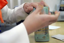 Ngân hàng thừa tiền, lãi suất huy động vẫn tăng