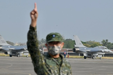 Mỹ duyệt thương vụ vũ khí 500 triệu USD cho Đài Loan