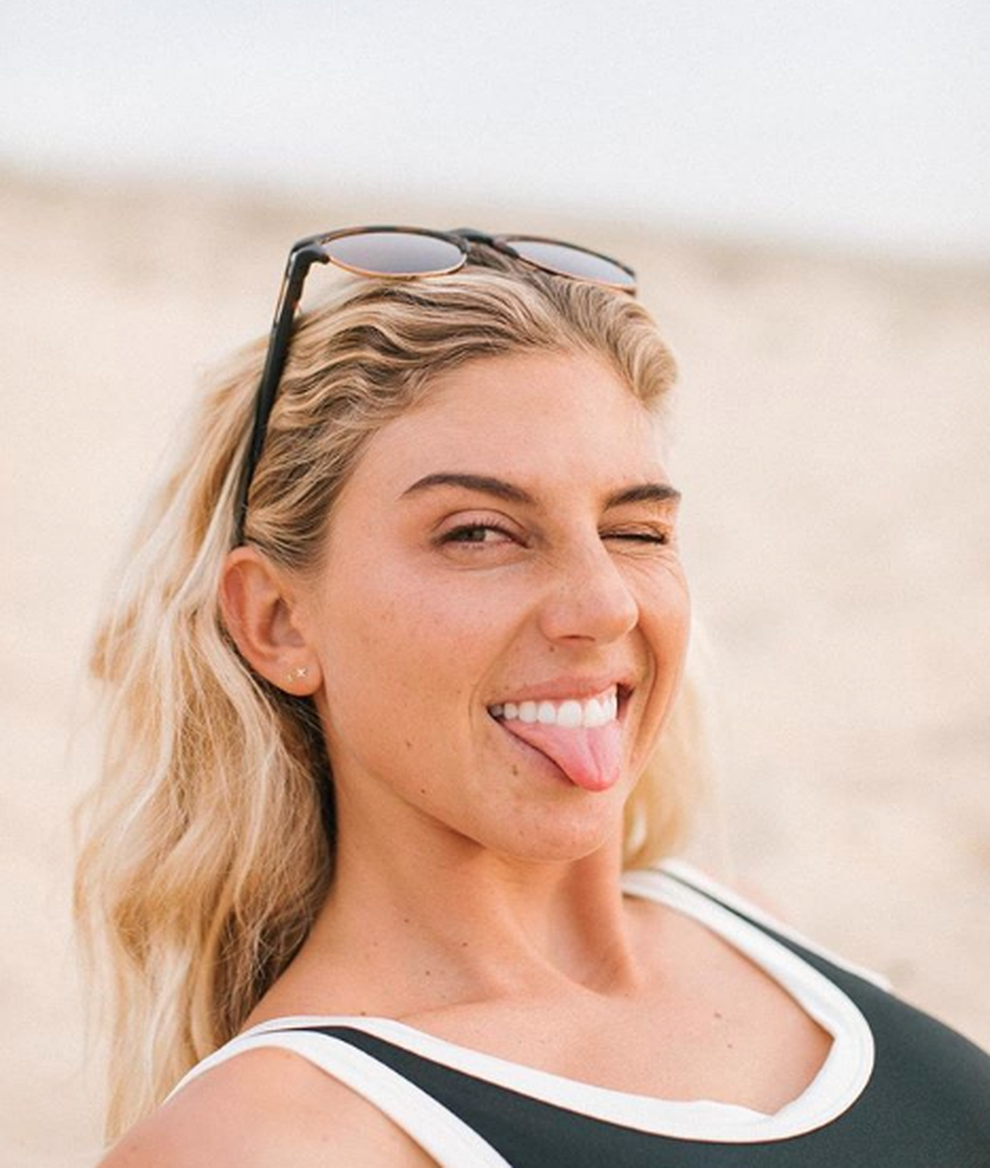 Sage Erickson: Nữ hoàng ngự trị các con sóng với thân hình bốc lửa - 4 Sage Erickson: Nữ hoàng ngự trị các con sóng với thân hình bốc lửa - 4