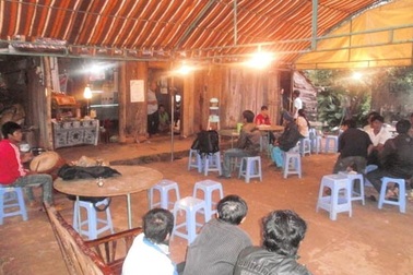 Học sinh lớp 9 bị bạn đâm chết trong lớp