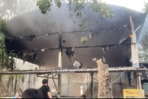 Cháy nhà chơi bóng ở TPHCM, nhiều trẻ em hoảng sợ