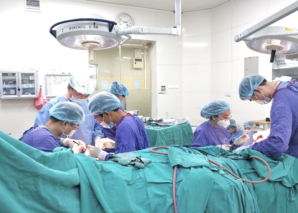 6 tiếng tạo nên kỳ tích cho người phụ nữ bị đứt lìa bàn tay phải - 1 6 tiếng tạo nên kỳ tích cho người phụ nữ bị đứt lìa bàn tay phải - 1