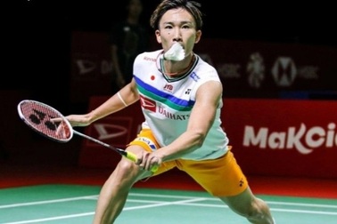 Tay vợt số 1 thế giới, Kento Momota thắng dễ ở giải cầu lông Indonesia