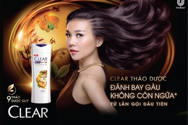 Khi chuyển mùa, da đầu cũng cần được chăm sóc không kém da mặt