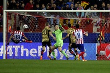 “Vùi dập” Milan, Atletico hiên ngang vào tứ kết