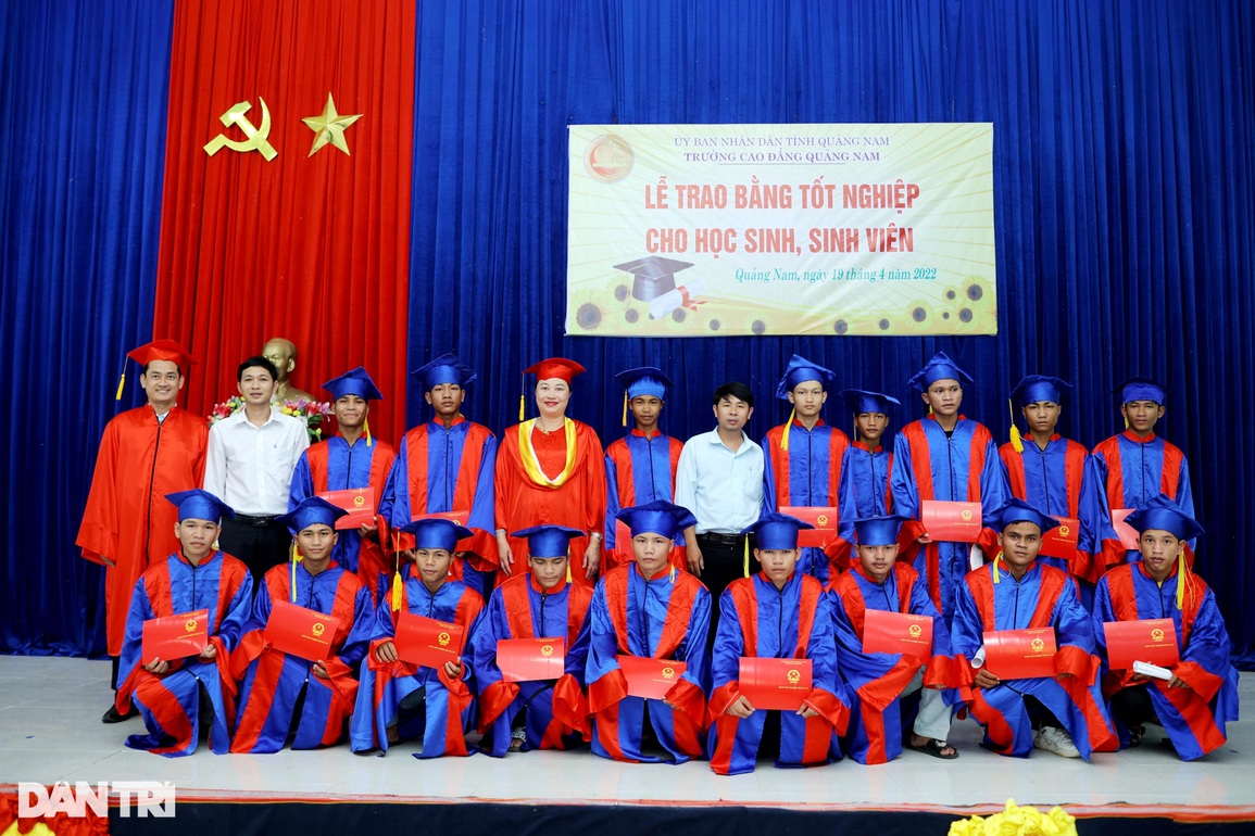 100% sinh viên con em đồng bào học trường nghề có việc làm khi ra trường - 1 100% sinh viên con em đồng bào học trường nghề có việc làm khi ra trường - 1