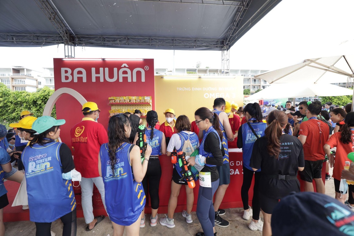 Trứng gà Ba Huân hào hứng mang đến hàng loạt thú vị cho các vận động viên tại đường chạy nước Revive Water Run 2022 - 4 Trứng gà Ba Huân hào hứng mang đến hàng loạt thú vị cho các vận động viên tại đường chạy nước Revive Water Run 2022 - 4