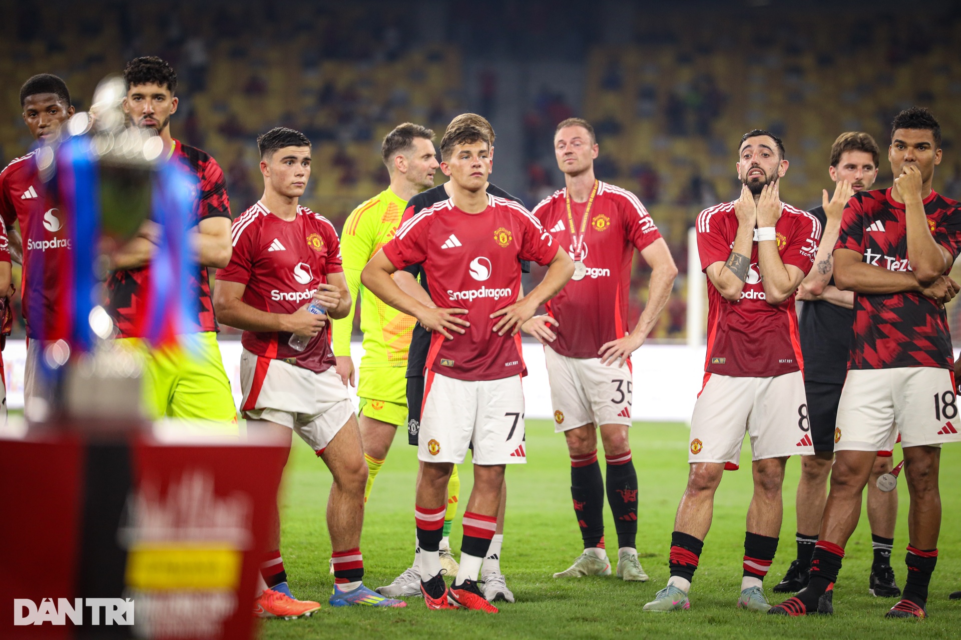 Cảm xúc trái ngược của dàn sao Man Utd sau thất bại ở Malaysia - 1 Cảm xúc trái ngược của dàn sao Man Utd sau thất bại ở Malaysia - 1