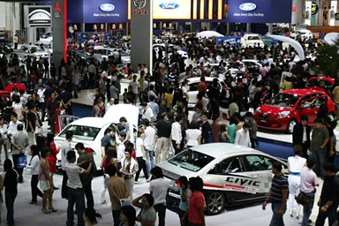 Tiêu thụ ô tô lắp rắp trong nước lập kỷ lục cuối năm