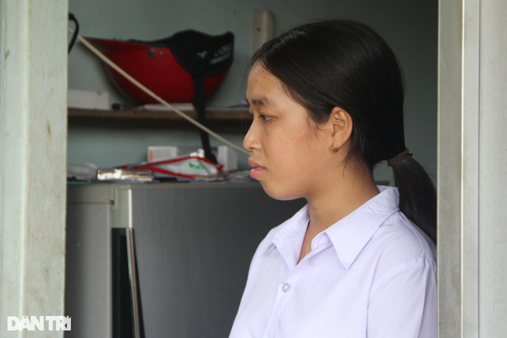 Nỗi khát khao được học đại học của nữ sinh mồ côi mẹ, bố bỏ đi xa - 3 Nỗi khát khao được học đại học của nữ sinh mồ côi mẹ, bố bỏ đi xa - 3