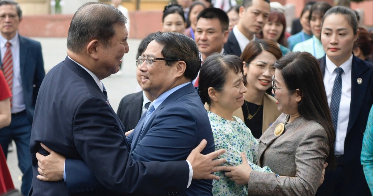 Hai Thủ tướng Việt Nam - Nhật Bản thưởng thức cà phê, thăm bảo tàng lịch sử