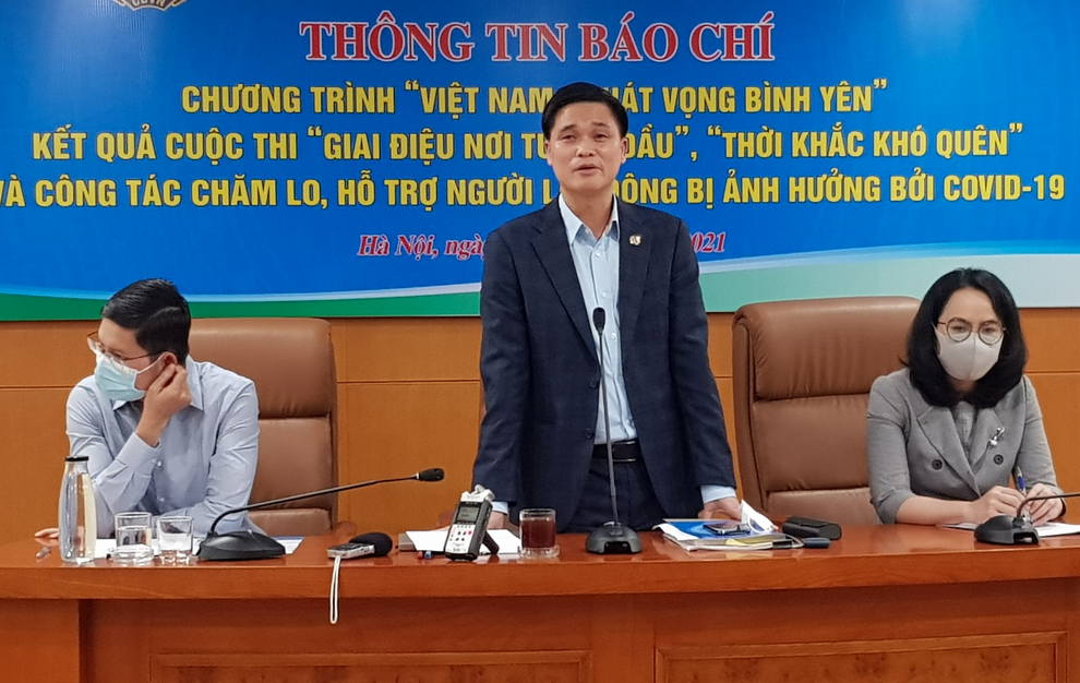 Việt Nam - Khát vọng bình yên tôn vinh lực lượng tuyến đầu chống dịch - 1 Việt Nam - Khát vọng bình yên tôn vinh lực lượng tuyến đầu chống dịch - 1