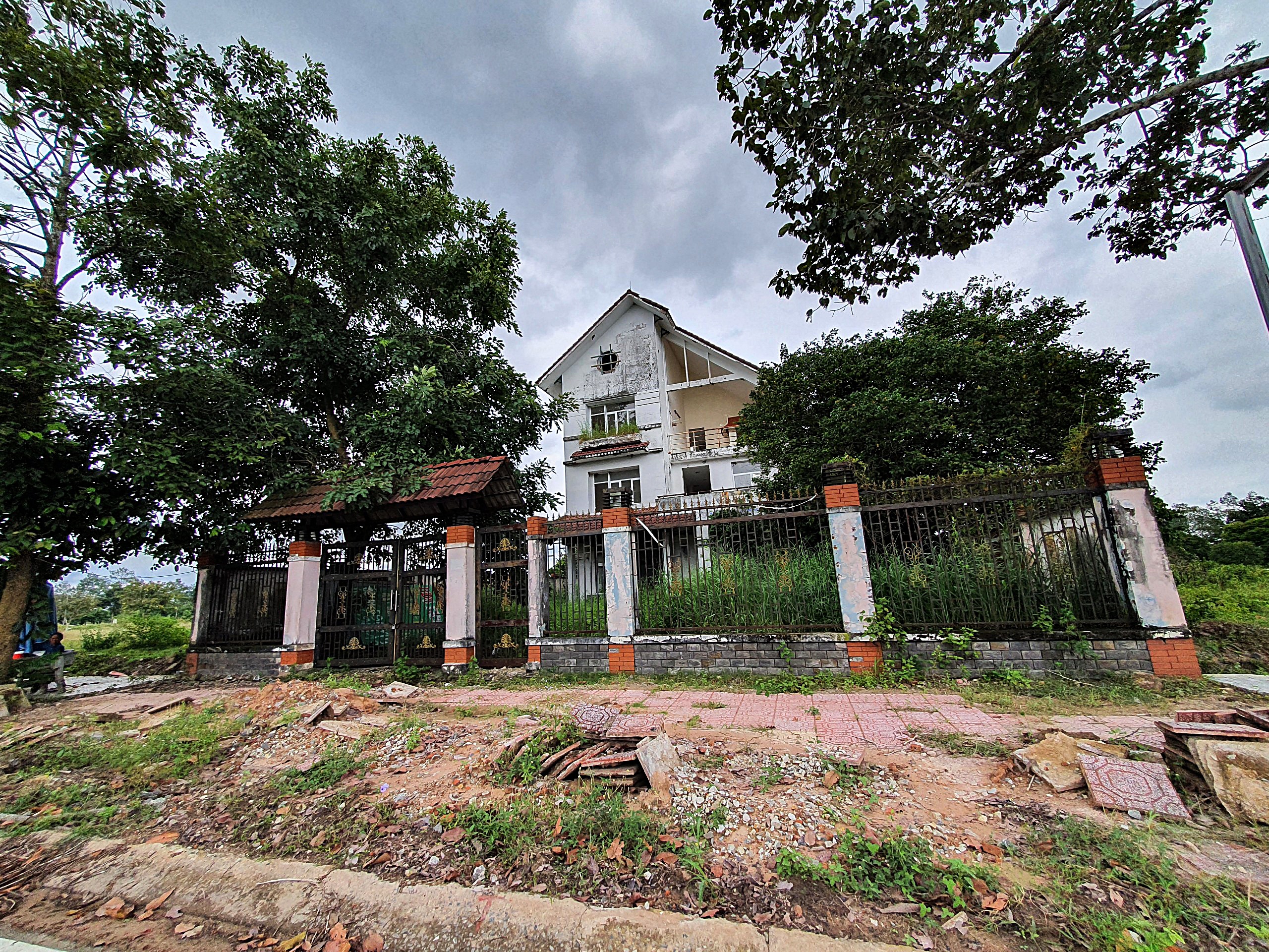 Bài 3: Long Tân City - thành phố… bánh vẽ - 2 Bài 3: Long Tân City - thành phố… bánh vẽ - 2