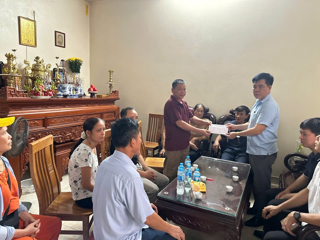 Một xã ở Hà Nội có 6 người tử vong trong vụ chìm tàu Hạ Long - 2 Một xã ở Hà Nội có 6 người tử vong trong vụ chìm tàu Hạ Long - 2