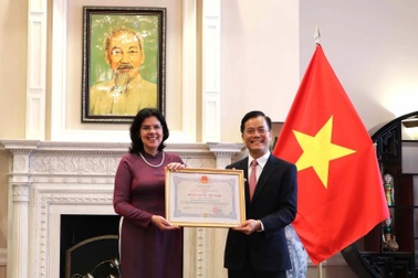 Nguyên Đại sứ Cuba tại Việt Nam được trao tặng Huân chương hữu nghị