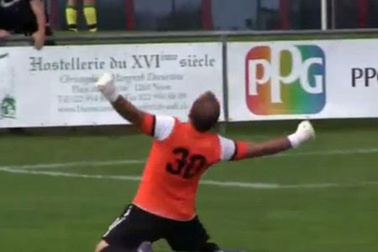 Chiêm ngưỡng bàn thắng đẹp nhất của một thủ môn