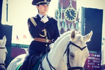 Vẻ đẹp của "bông hồng thép" Nga làm rung động dân mạng Nhật Bản