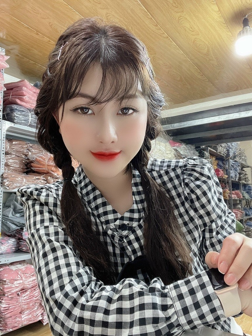 Chủ thương hiệu thời trang Nguyễn Trang tư vấn cách phối đồ cho người chân to - 4 Chủ thương hiệu thời trang Nguyễn Trang tư vấn cách phối đồ cho người chân to - 4