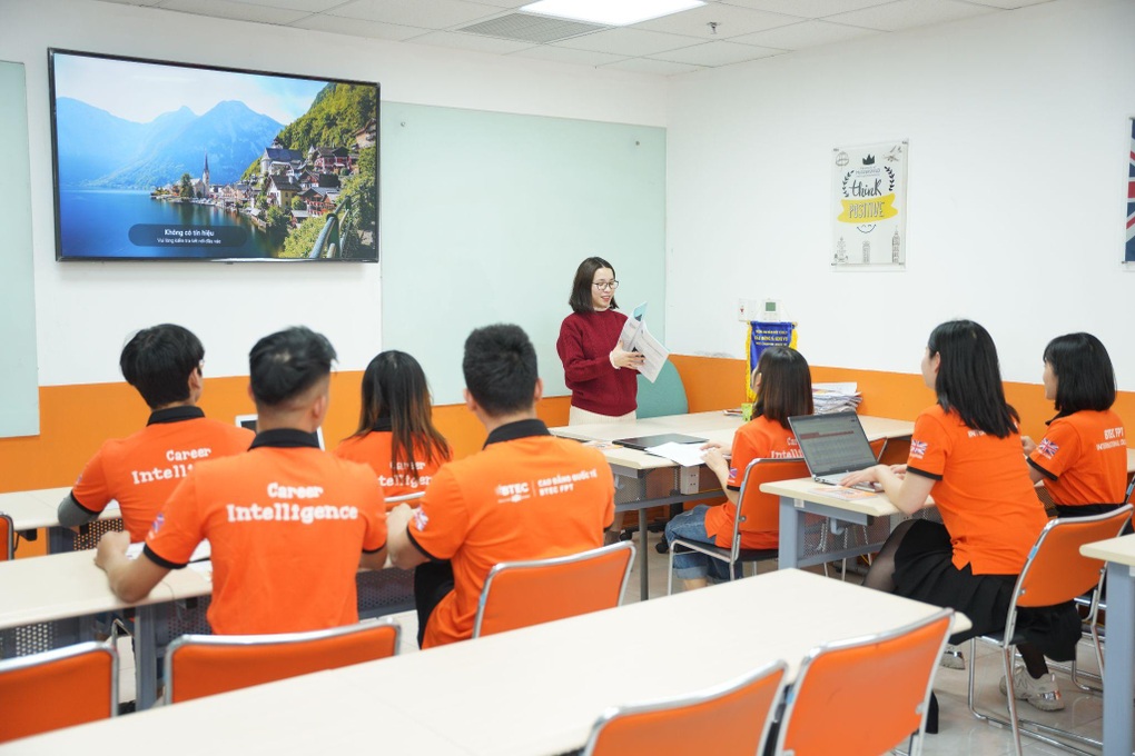 Học một được hai - SV BTEC FPT nhận thêm chứng chỉ Marketing quốc tế của DMI - 1 Học một được hai - SV BTEC FPT nhận thêm chứng chỉ Marketing quốc tế của DMI - 1