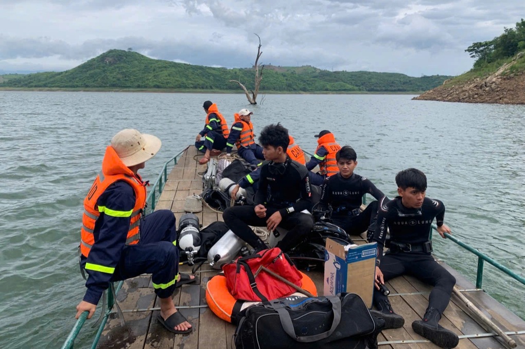 Thanh niên bị đuối nước tử vong khi cùng bạn tắm ở lòng hồ thủy điện - 1 Thanh niên bị đuối nước tử vong khi cùng bạn tắm ở lòng hồ thủy điện - 1
