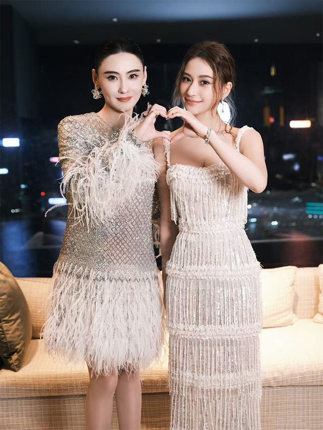 Cecilia Cheung suddenly looks young at 45, suspected of cosmetic surgery - 9 Trương Bá Chi bỗng trẻ lạ ở tuổi 45, bị nghi can thiệp thẩm mỹ - 9