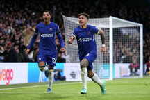 10 người của Chelsea hạ gục Brighton