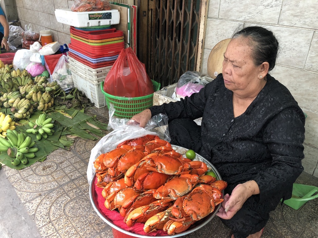 Mâm cua dì Ba từng lên báo quốc tế, bán trăm ký trong vài phút, giờ ra sao? - 1