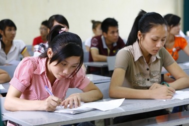 Thầy và trò bị siết trong vòng kim cô thi cử