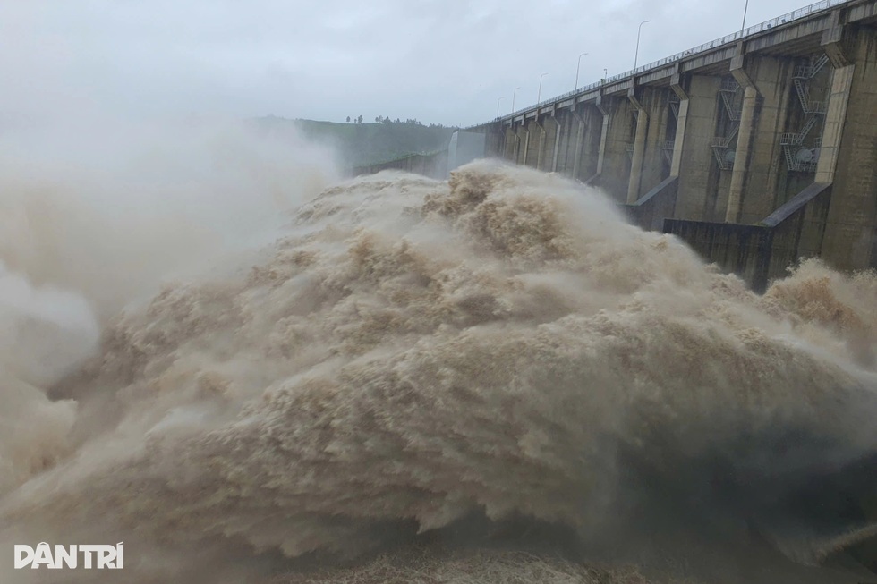 Nguyên Bí thư Tỉnh ủy Phú Yên lý giải việc quy luật dòng chảy bị thay đổi - 5