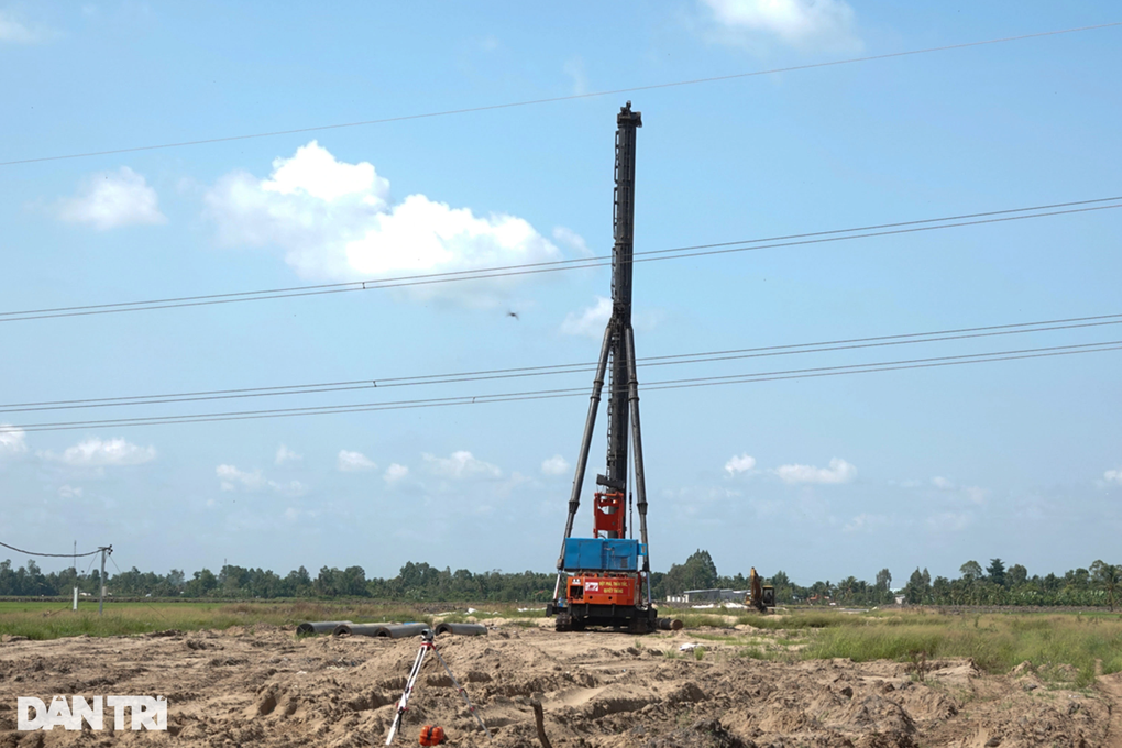 Cận cảnh cao tốc 10.000 tỷ sau 4 tháng triển khai - 7 Cận cảnh cao tốc 10.000 tỷ sau 4 tháng triển khai - 7