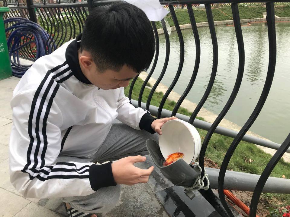 Hà Nội: Cá chép đi cầu trượt lên chầu Trời - 9 Hà Nội: Cá chép đi cầu trượt lên chầu Trời - 9