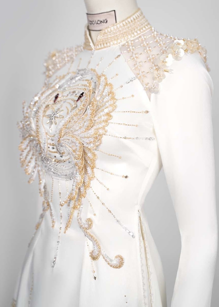 View - Á hậu Phương Nhi diện áo dài đính hơn 200 viên đá Swarovski trong lễ ăn hỏi | Báo Dân trí