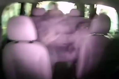 Ngồi hàng ghế sau ôtô không thắt dây bảo hiểm sẽ nguy hiểm như thế nào?