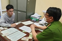 Thiếu nợ 2 tỷ đồng, nam thanh niên mang xăng đi cướp ngân hàng