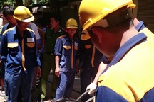 Vụ 146 Quán Thánh: Hơn 10 hộ dân “nín thở” chờ giây phút được giải cứu