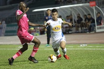 Văn Thanh lỗi hẹn AFF Cup 2018: HA Gia Lai đau một, thầy Park đau mười