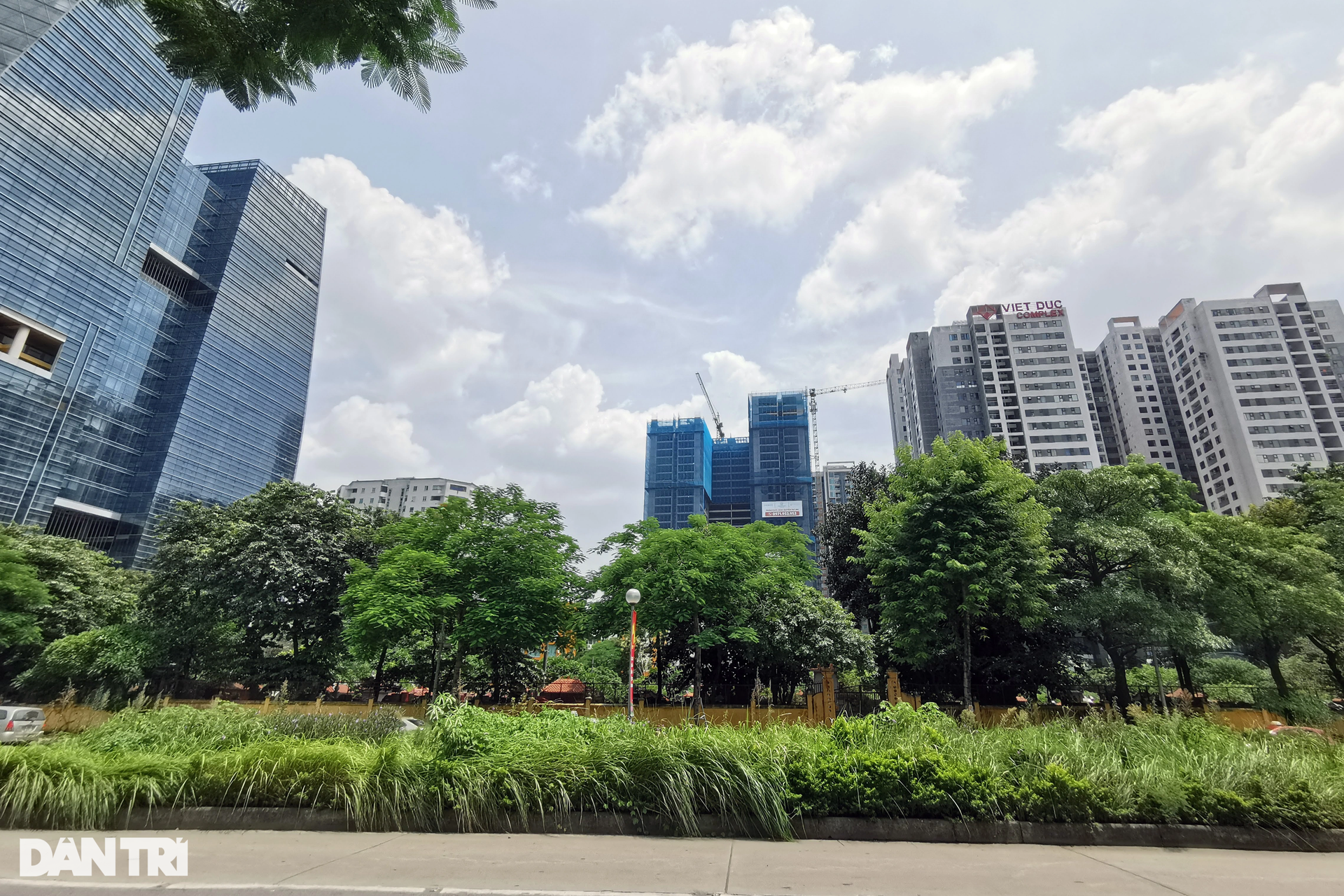 Đất cho trường học, cây xanh ở Hà Nội bị quy hoạch vào nơi có nghĩa trang - 16 Đất cho trường học, cây xanh ở Hà Nội bị quy hoạch vào nơi có nghĩa trang - 16