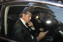 Dính nghi án tham ô, Sandro Rosell từ chức Chủ tịch Barcelona