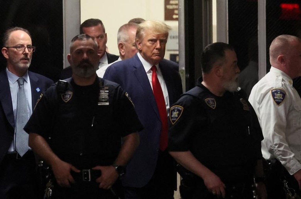 Ông Trump đối mặt tương lai nào sau khi bác bỏ 34 tội danh? - 1 Ông Trump đối mặt tương lai nào sau khi bác bỏ 34 tội danh? - 1