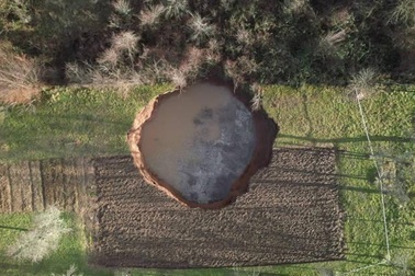 Hàng trăm hố sụt bí ẩn xuất hiện tại Croatia