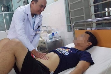 Nghịch dại nuốt ruột bút bi, nam thanh niên gặp nạn