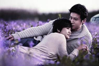 Khoảnh khắc ngọt ngào của vợ chồng Lục Nghị 