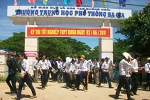 Quảng Ngãi: 1 thí sinh bị đình chỉ thi do mang ĐT vào phòng thi