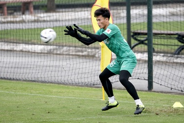 Bùi Tiến Dũng có nguy cơ mất chỗ chính thức ở U23 Việt Nam?